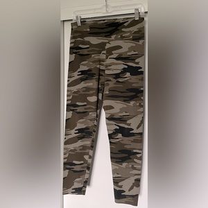 Express camo leggings